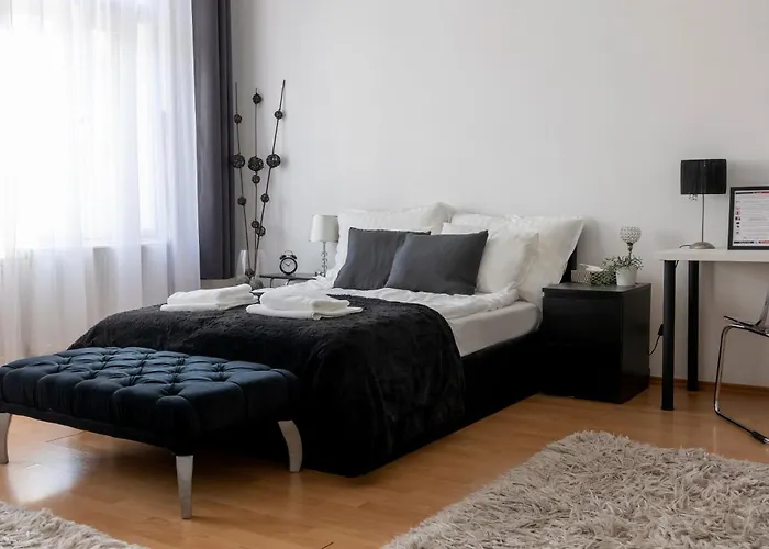 Elizabeth Boulevard *