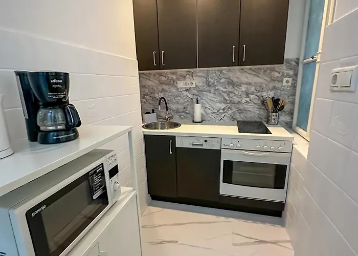 Elizabeth Boulevard * Budapest