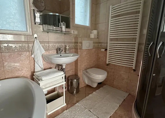 Elizabeth Boulevard *