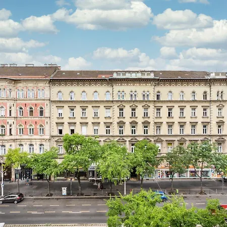 Elizabeth Boulevard アパート *