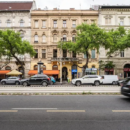 Elizabeth Boulevard Budapest