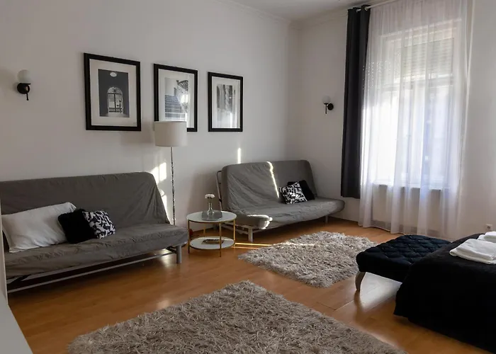 Elizabeth Boulevard *